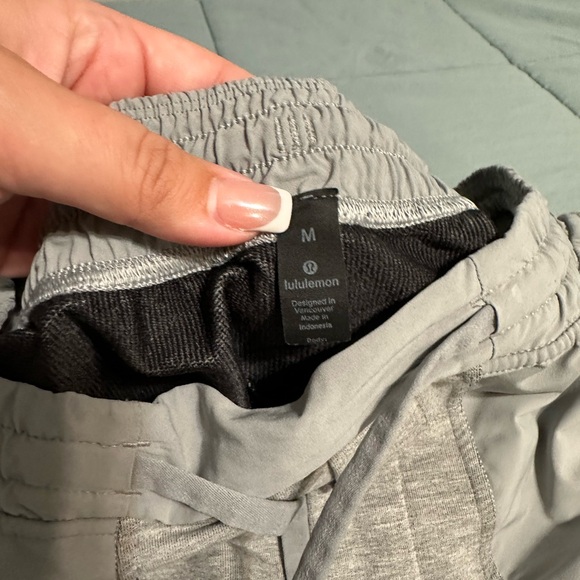 Men’s Lululemon Shorts - Picture 2 of 4